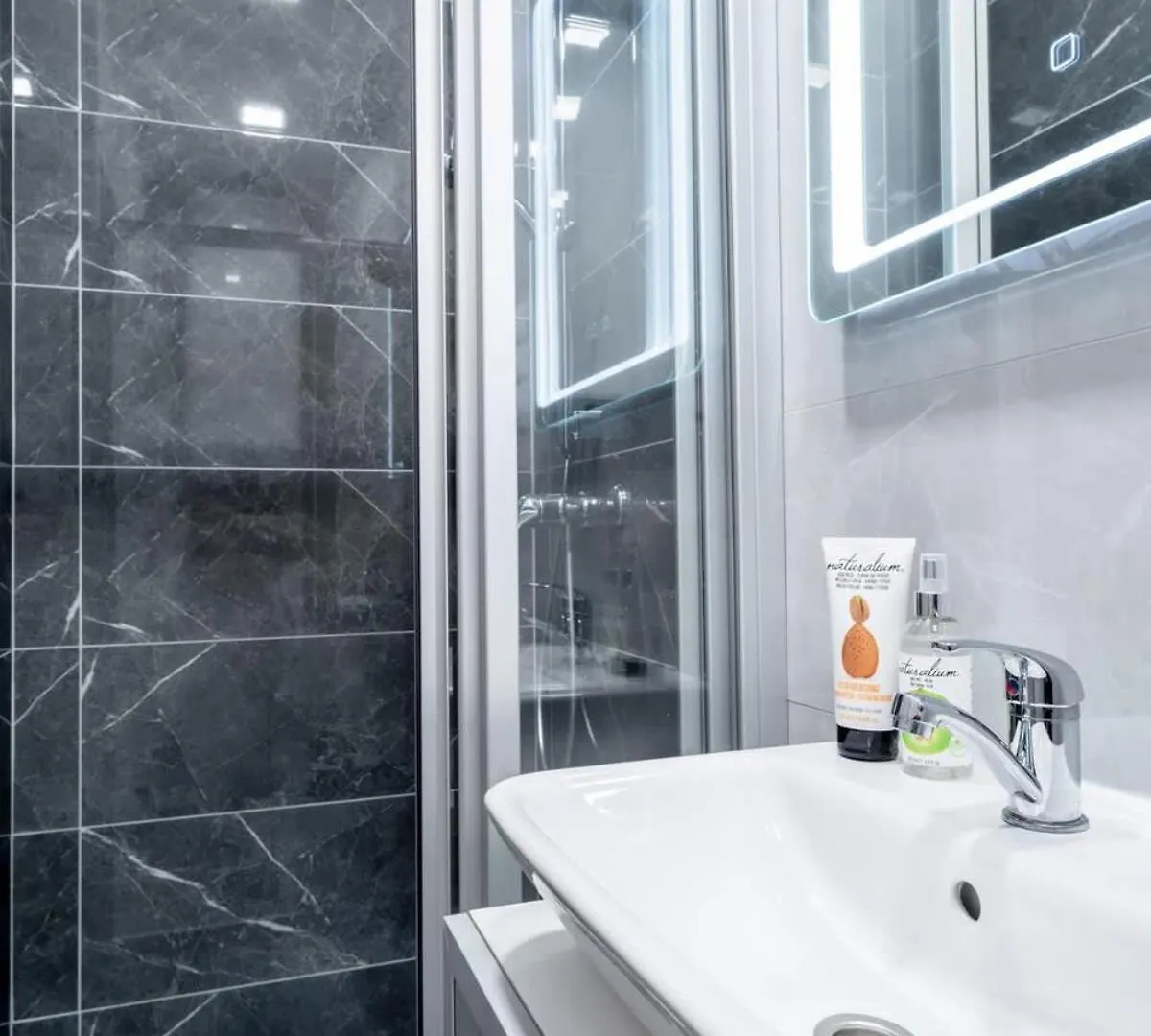 Apartment New Home At Exlusive Central Location Budapest Hungary
